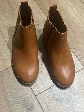 Girls Size 2 Casual Brown Chelsea Ankle Booties Wonder Nation NWOT